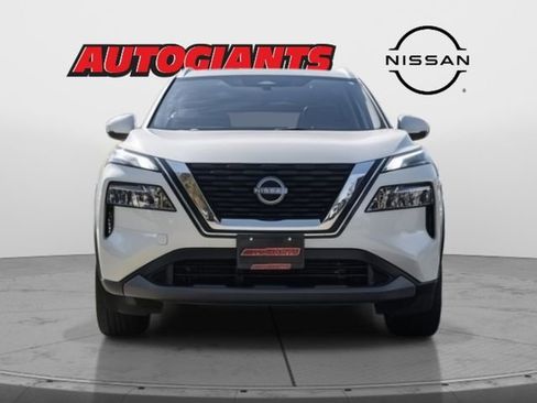 Certified 2022 Nissan Rogue SV w/ SV Premium Package image 2