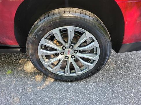 Used 2022 GMC Yukon XL Denali image 32