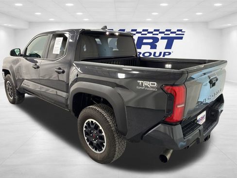Used 2025 Toyota Tacoma TRD Off-Road image 8