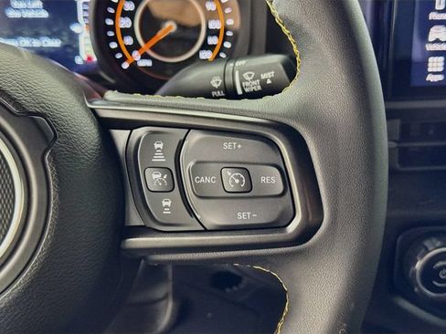 Used 2024 Jeep Gladiator Sport AWD/4WD image 18