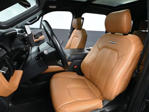 Used 2023 Ford Expedition Platinum image 24