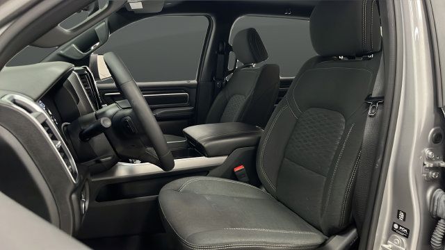Used 2025 RAM 1500 Big Horn AWD/4WD image 11