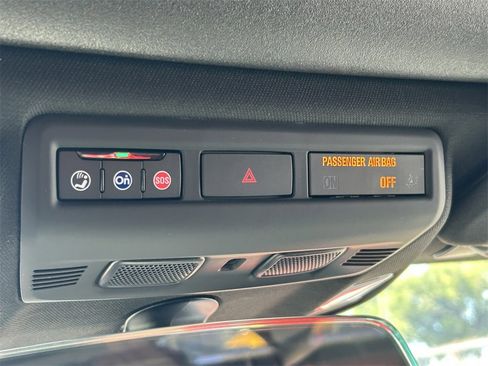 Used 2021 Chevrolet Corvette Stingray Coupe w/ Z51 Performance Package image 31