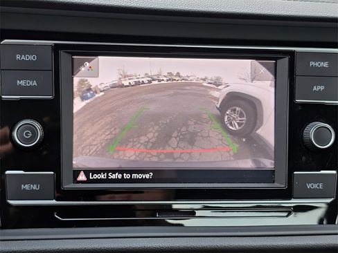 Used 2024 Volkswagen Jetta Sport image 28