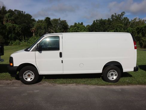 New 2025 GMC Savana 2500 w/ Driver Convenience Package image 2