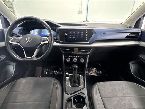 Used 2023 Volkswagen Taos SE w/ Panoramic Sunroof Package FWD image 10