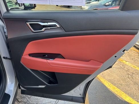 Used 2024 Kia Sportage SX image 23