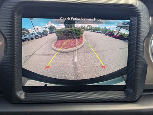 Used 2022 Jeep Wrangler Unlimited Sahara w/ Cold Weather Group image 22