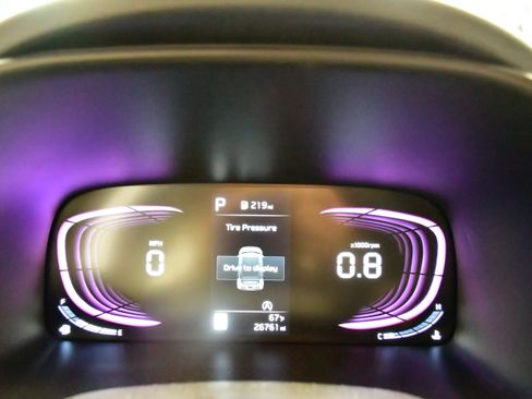 Used 2025 Kia Soul LX w/ LX Technology Package FWD image 18
