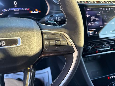 Used 2023 Jeep Grand Cherokee Altitude image 27