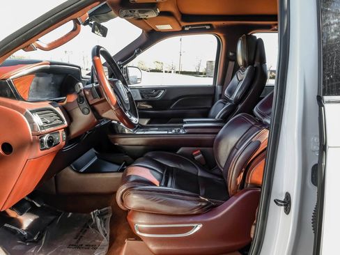 Used 2019 Lincoln Navigator Black Label w/ Cargo Package image 4