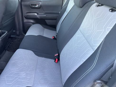 Used 2022 Toyota Tacoma TRD Sport image 22