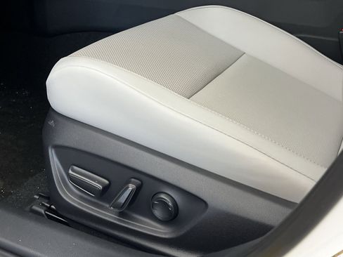 New 2026 Toyota Prius XLE image 8