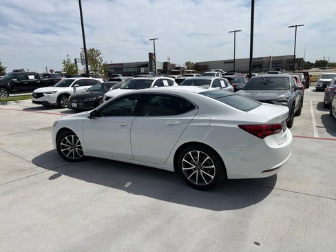 Used 2017 Acura TLX V6 FWD image 3