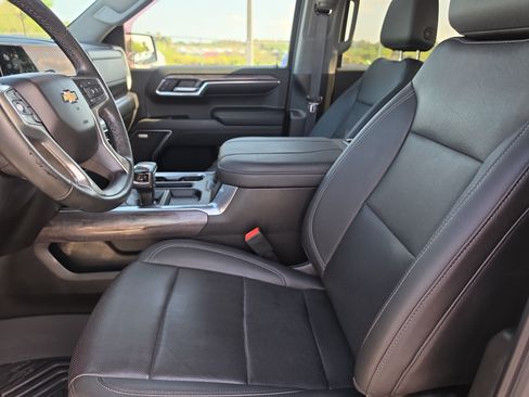 Certified 2023 Chevrolet Silverado 1500 LTZ AWD/4WD image 15