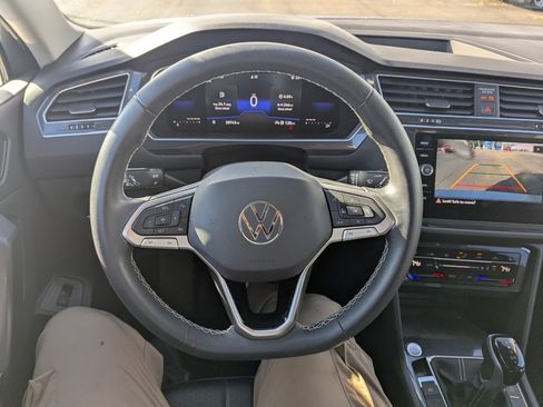 Used 2022 Volkswagen Tiguan SE image 21