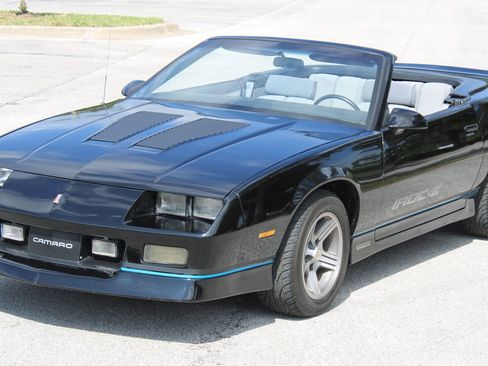 Used 1988 Chevrolet Camaro LT RWD image 4