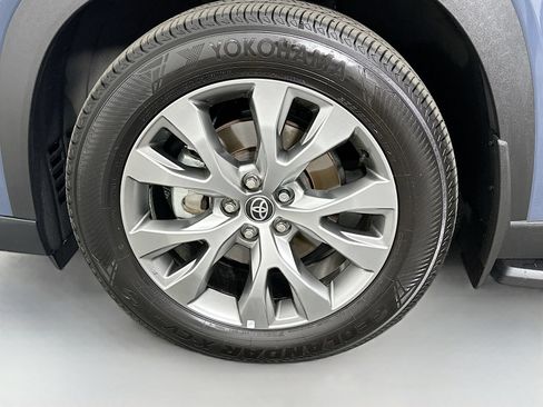 Certified 2024 Toyota Grand Highlander AWD image 33