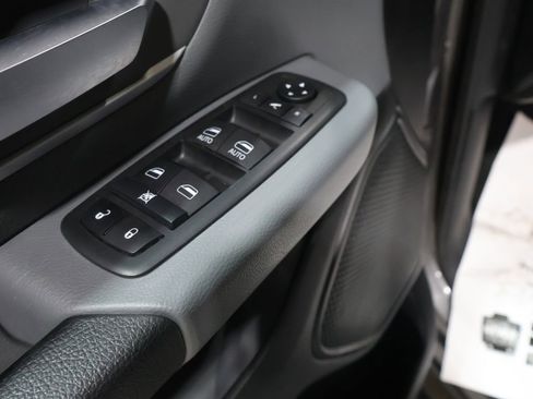 Used 2021 RAM 1500 Big Horn image 14