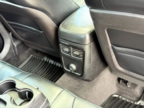 Used 2013 Chrysler 300 S image 37