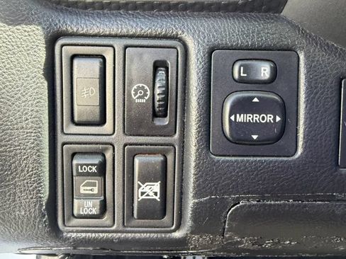 Used 2003 Toyota MR2 RWD image 19