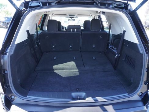 Used 2025 Nissan Pathfinder SV FWD image 8