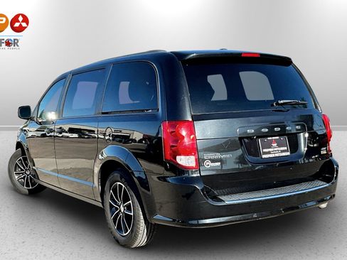 Used 2019 Dodge Grand Caravan GT image 12