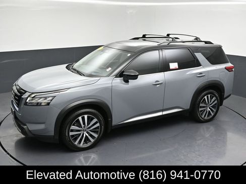 Used 2022 Nissan Pathfinder Platinum w/ Cargo Package AWD/4WD image 30