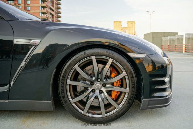 Used 2014 Nissan GT-R Premium w/ Premium Interior Package AWD/4WD image 11