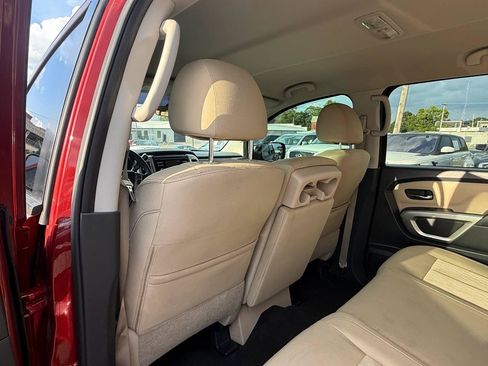Used 2018 Nissan Titan SV AWD/4WD image 33