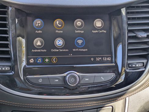 Used 2018 Chevrolet Trax LS image 19