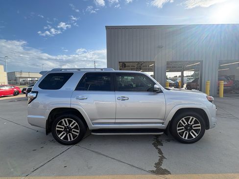 Used 2023 Toyota 4Runner Limited AWD/4WD image 9