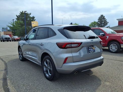 Certified 2023 Ford Escape ST-Line w/ Tech Pack #1 AWD/4WD image 9