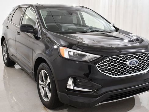 Used 2024 Ford Edge SEL w/ Convenience Package image 4