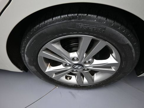 Used 2017 Hyundai Elantra Value Edition w/ Cargo Package FWD image 15