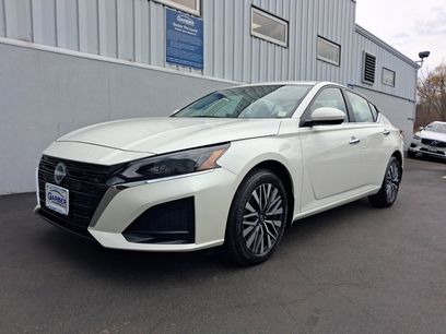 Used 2023 Nissan Altima 2.5 SV w/ SV Premium Package