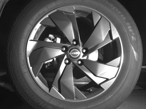 Used 2025 Nissan Rogue SV AWD/4WD image 12