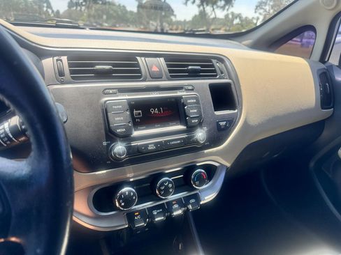 Used 2013 Kia Rio EX w/ Convenience Pkg FWD image 19