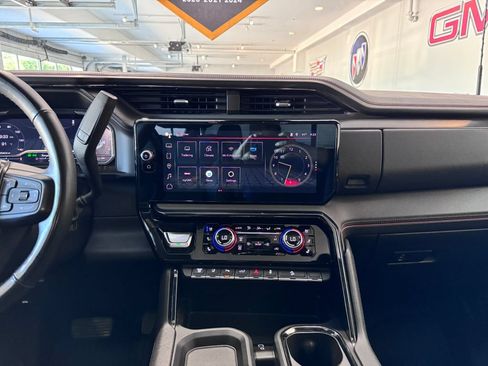 Certified 2024 GMC Sierra 2500 AT4 w/ AT4 Premium Plus Package AWD/4WD image 22