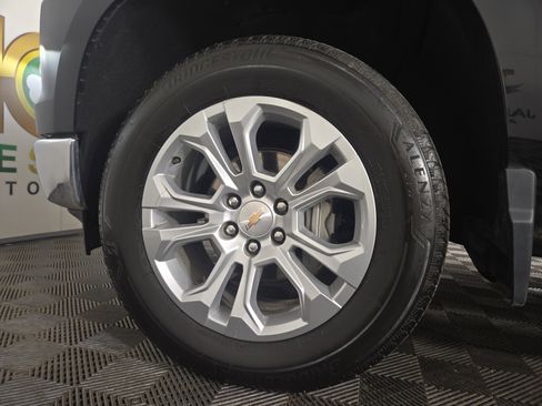 Used 2025 Chevrolet Silverado 1500 LTZ w/ Technology Package image 34