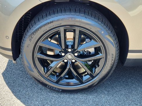 New 2026 Land Rover Range Rover Velar S image 9