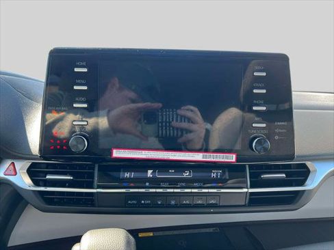 Certified 2024 Toyota Sienna LE w/ LE Plus Package AWD/4WD image 27