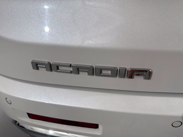 Used 2018 GMC Acadia Denali w/ Technology Package FWD image 8