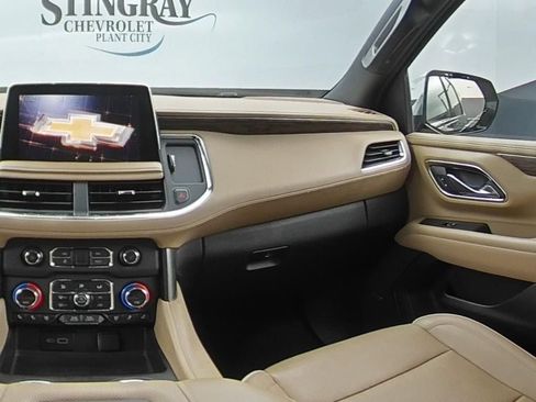 Used 2024 Chevrolet Suburban Premier RWD image 15