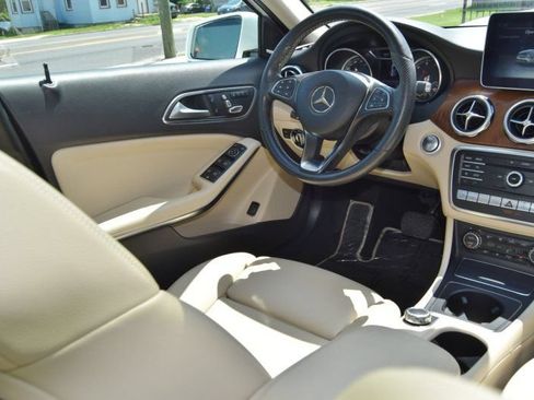 Used 2019 Mercedes-Benz GLA 250 4MATIC image 21