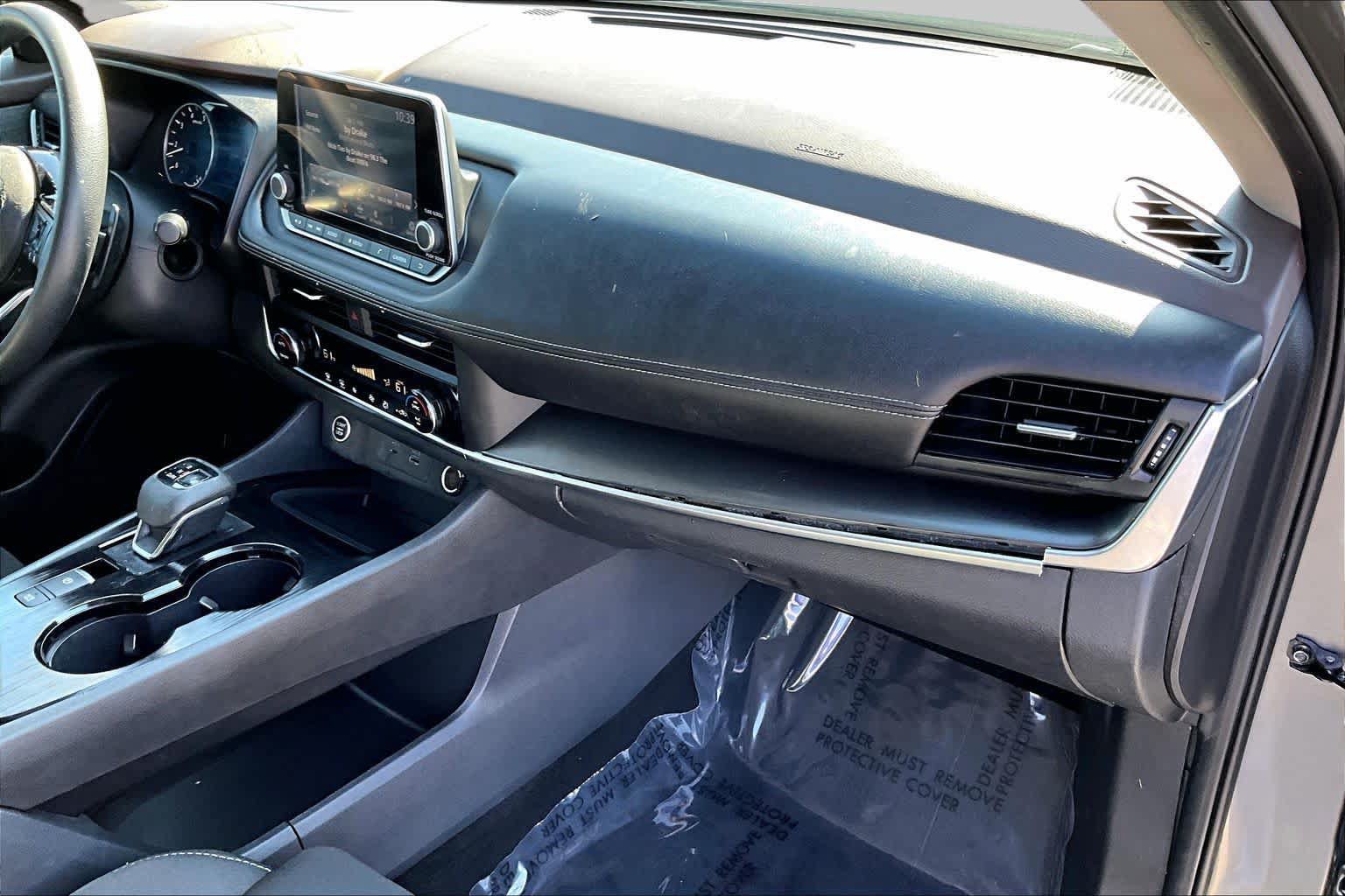 Used 2023 Nissan Rogue SV FWD image 16