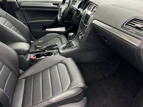 Used 2017 Volkswagen Golf Alltrack SEL image 16