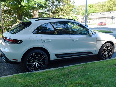 Used 2023 Porsche Macan S AWD/4WD image 6