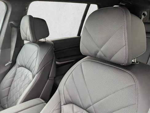Used 2024 BMW X7 xDrive40i w/ M Sport Package image 14