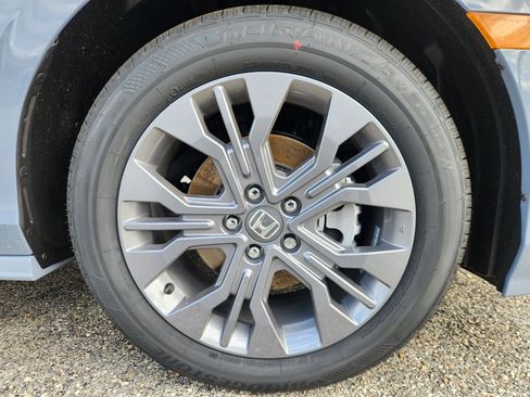 New 2026 Honda Odyssey Touring image 14